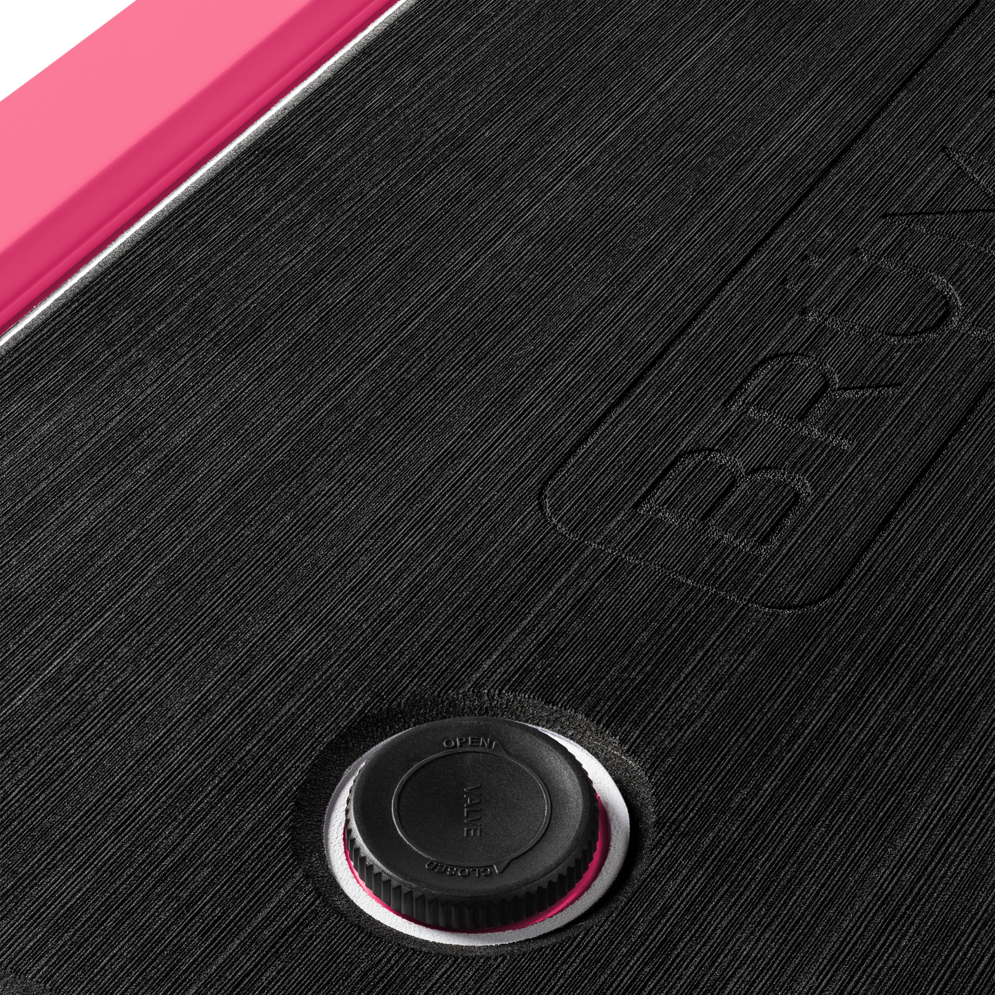 brutank-b5 brutank-55qt-neonpink-vent.png